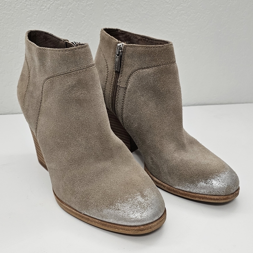 Isola Leandra Stacked Block Heel Tan Suede & Silver Ombre Ankle Bootie Size 8